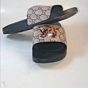 Gucci Supreme Tiger Slides Size 7 Women’s